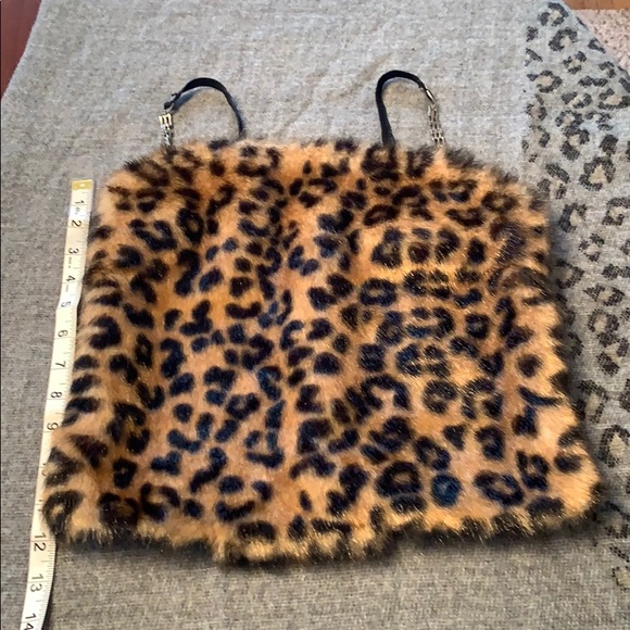 Tops - Faux Fur adorable lined front top! Stretchy back.